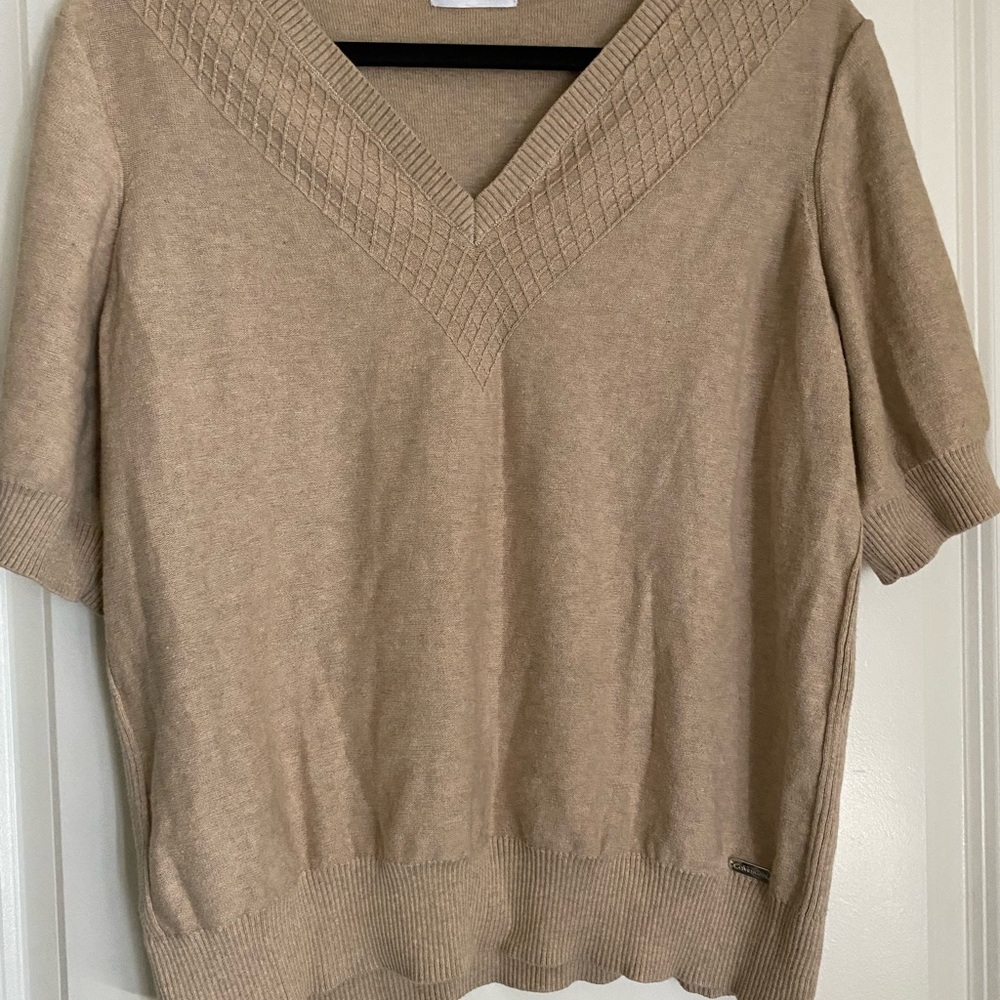 Calvin Klein Women's V-Neck Sweater in Beige size L